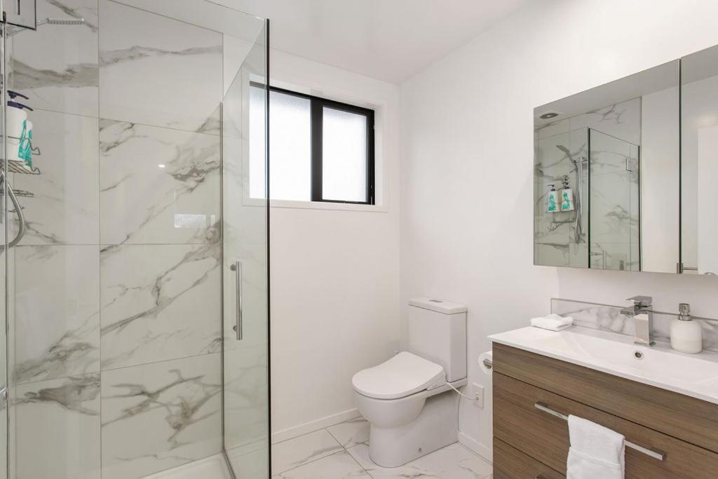 Light & Spacious 2Bdrm Townhouse Off Street Park Christchurch Exterior photo