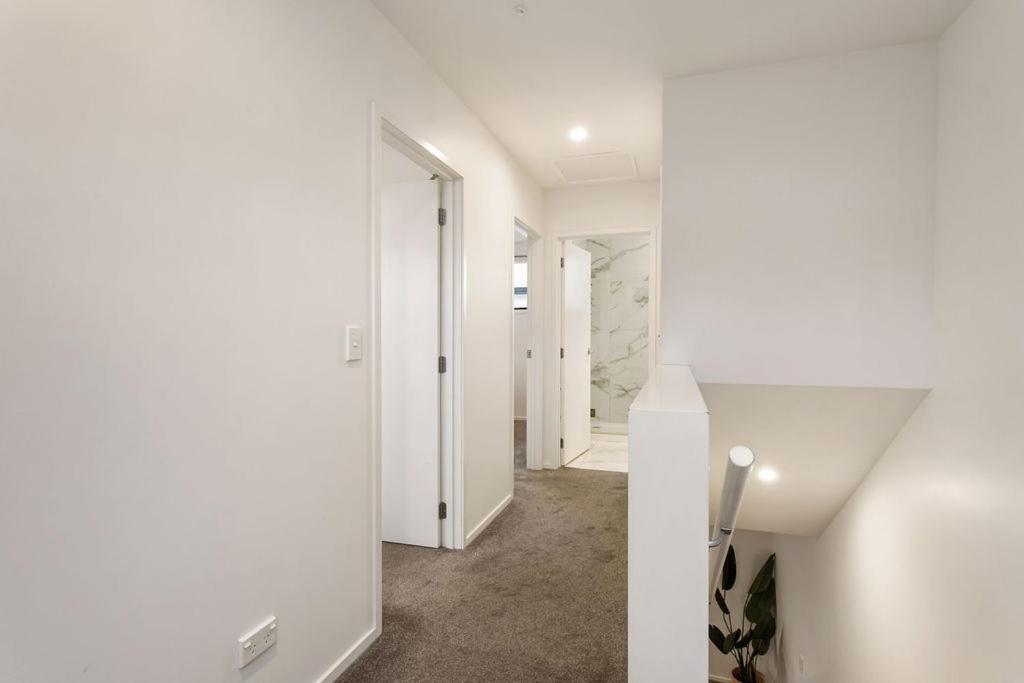 Light & Spacious 2Bdrm Townhouse Off Street Park Christchurch Exterior photo