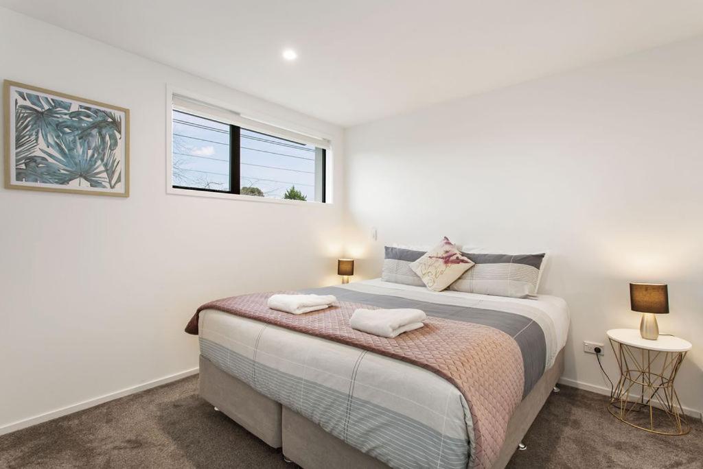 Light & Spacious 2Bdrm Townhouse Off Street Park Christchurch Exterior photo