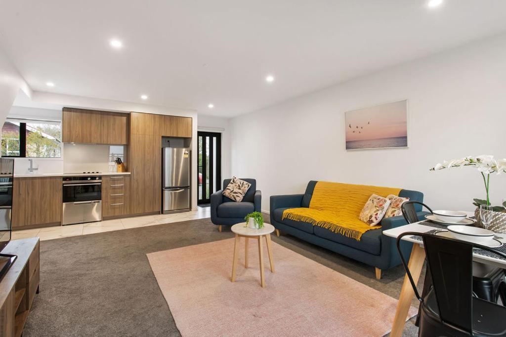 Light & Spacious 2Bdrm Townhouse Off Street Park Christchurch Exterior photo