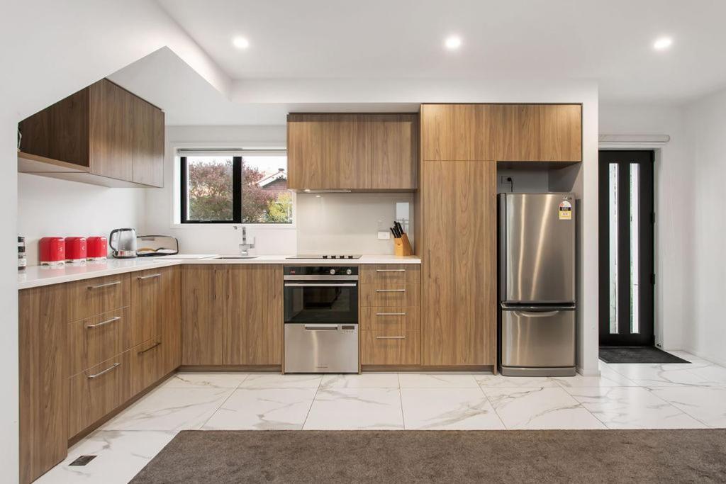 Light & Spacious 2Bdrm Townhouse Off Street Park Christchurch Exterior photo
